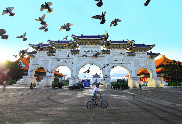 ĐÀI BẮC - ĐÀI TRUNG - CAO HÙNG - Bay BAMBOO AIRWAYS 